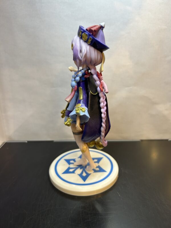 Qiqi Genshin Impact - Versión Farmacéutica de Bubu